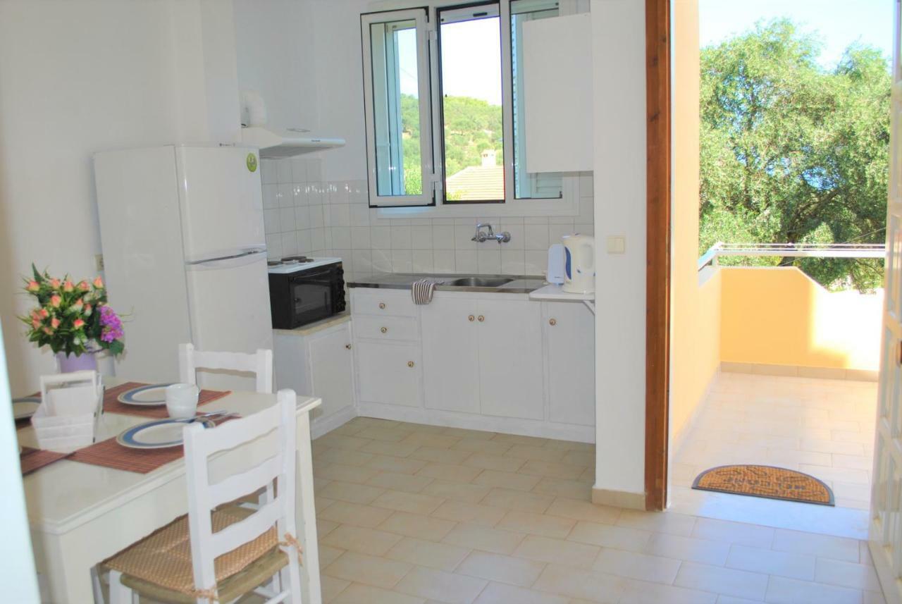 Lefkothea Apartments Kassiopi Exteriör bild